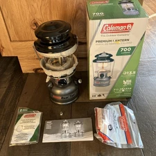 COLEMAN Premium Dual Fuel Lantern Two Mantle USA 285A  New