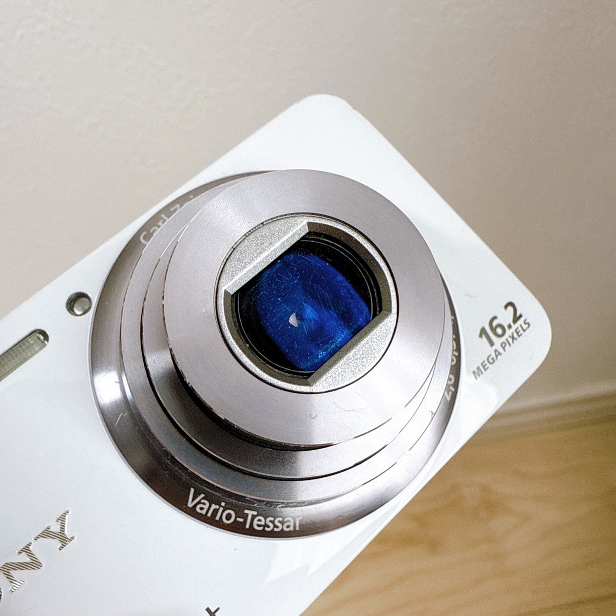 SONY Cyber-Shot DSC-WX7 16.2 MP Digital Camera 5x zoom White