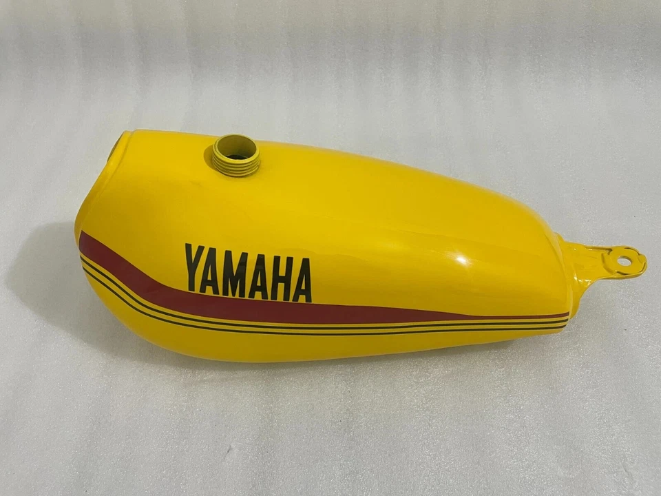 Yamaha DT100 DT 100 Enduro 1977 amarillo y pintado aleación combustible gasolina tanque + tapa Foto 4 de 4