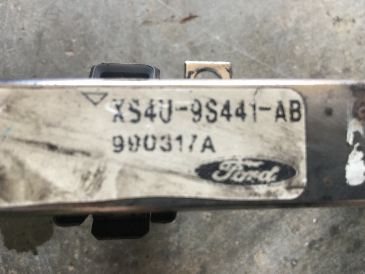 98 99 00 01 02 2000 FORD ESCORT ZX2 FUEL RAIL WITH INJECTORS | eBay
