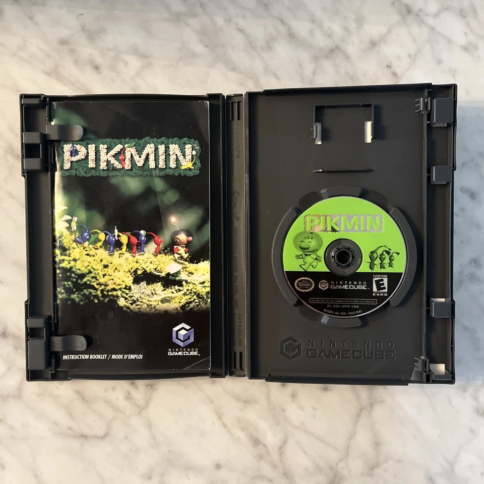 Pikmin (Nintendo GameCube, 2001) Black Label w/ Manual - Image 2 of 4