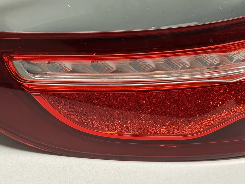 MERCEDES E CLASS C238 COUPE OUTER LIGHT PASSENGER N/S LEFT SIDE RHD A2389062001 - Image 3 of 4