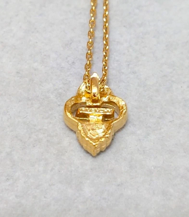 Collar Givenchy Doble G Logo Piedra Color Dorado Foto 4 de 4