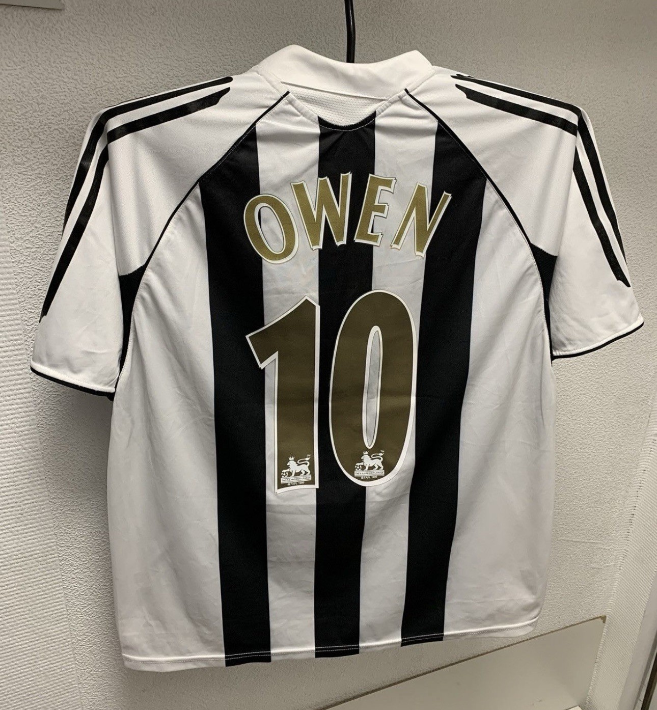 adidas Newcastle United Black White Soccer Jersey Owen 10 Men Sz M 2005 vintage