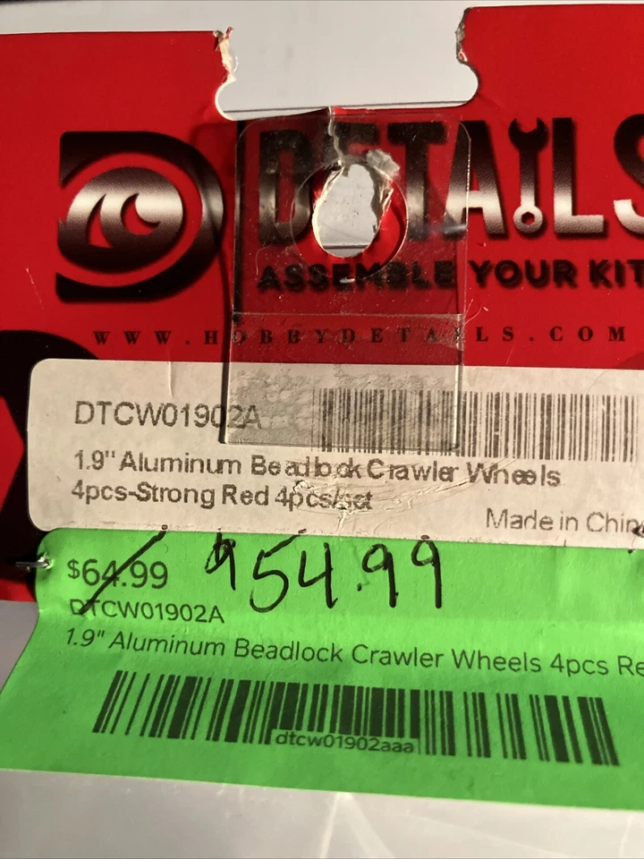 DTCW01902A Hobby Details 1.9 Beadlock Red Black Hub 4 pc - Image 3 of 4