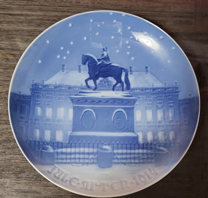 Bing & Grondahl Palace Porcelain Blue & White Decorative Plate, Round