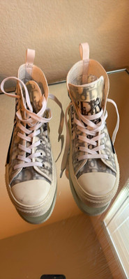 Dior Men s Oblique Logo High Top Lace-Up Athletic Sneakers Gray/White