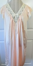 Vintage 70 s Deena Peach Victorian Nylon Night Gown Lace Trim Large