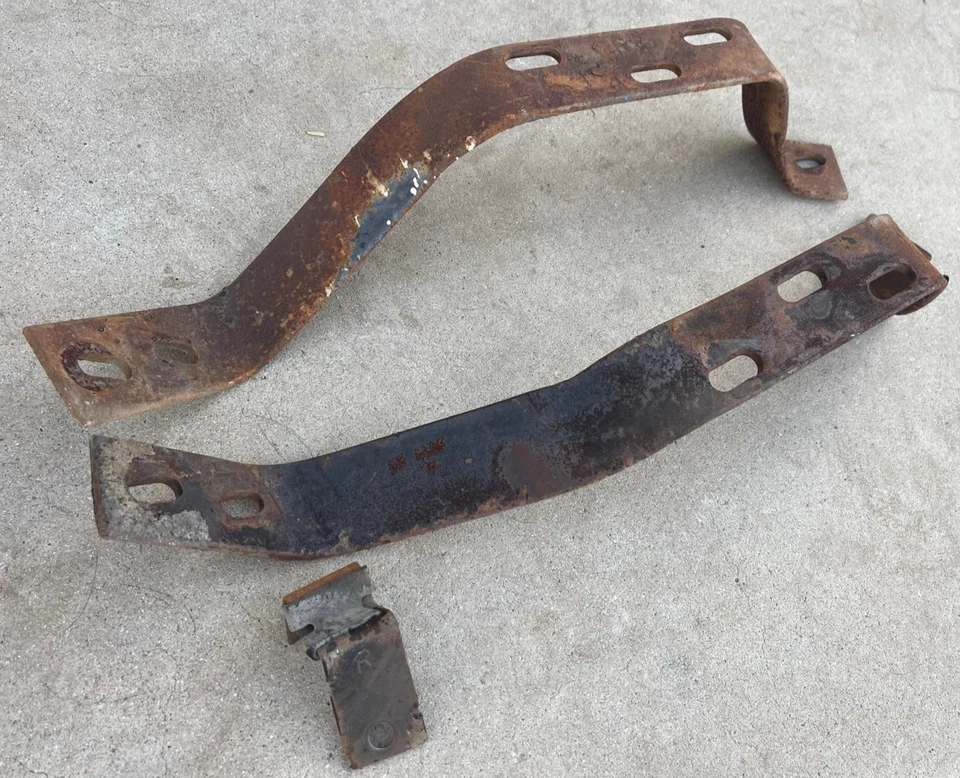 PARAGOLPES DELANTERO OLDSMOBILE 88 98 MONTAJE IMPACTO (3) SOPORTES 1955 55 OEM Foto 3 de 4