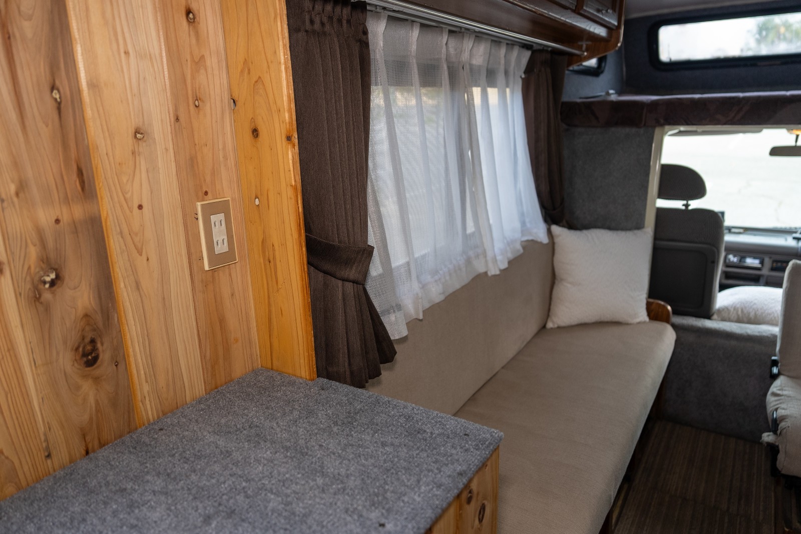 Isuzu ELF 4WD Diesel RV