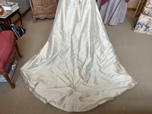 Wedding dress size 4 pre-owned vintage 1965 - Picture 9 of 24