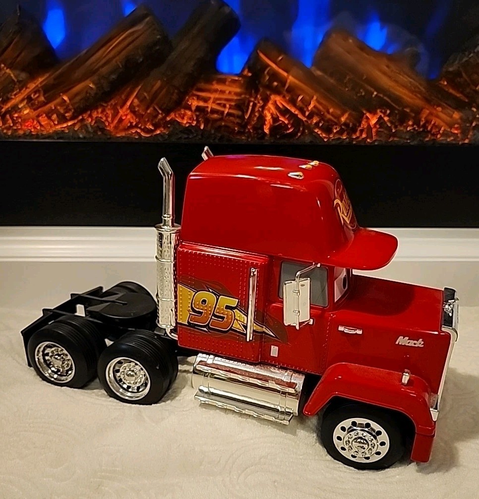 Disney Cars 3 Mack Truck Cab Toy Large 98370 1:24 Scale Die Cast