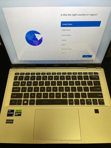 Computadora portátil MSI Prestige 14 H B13UCX plateada 14" FHD+ pantalla 32 GB RAM 1 TB almacenamiento - Imagen 7 de 12