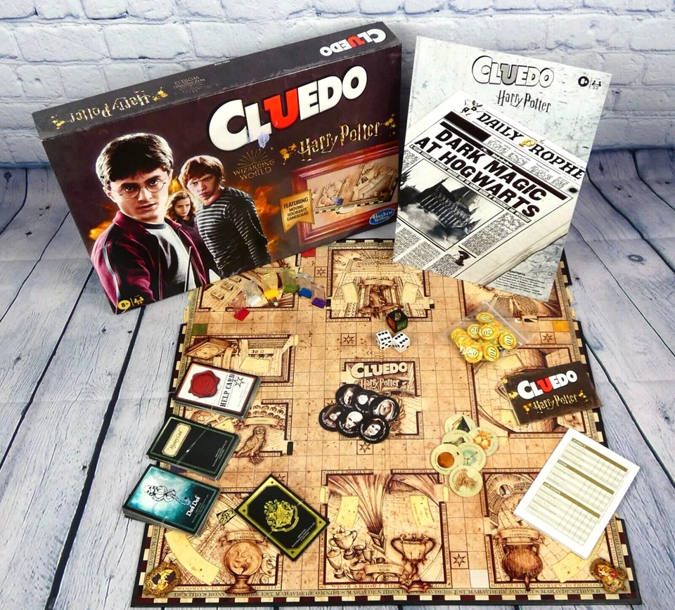 Cluedo Harry Potter Board Game with Moving Board Hasbro 2020 (8yrs+) ~ Complete - Image 3 of 4