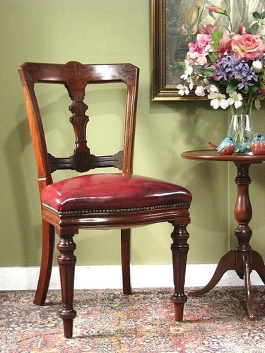 FINE PAIR OF ANTIQUE WALNUT CHAIRS / SIDE CHAIRS /DINING CHAIRS IN VGC. c1890s - Picture 2 of 15