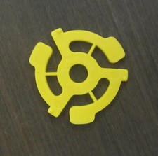 1 Plastic 45 RPM 7" Record Easy Snap-In Insert Adaptors New Yellow