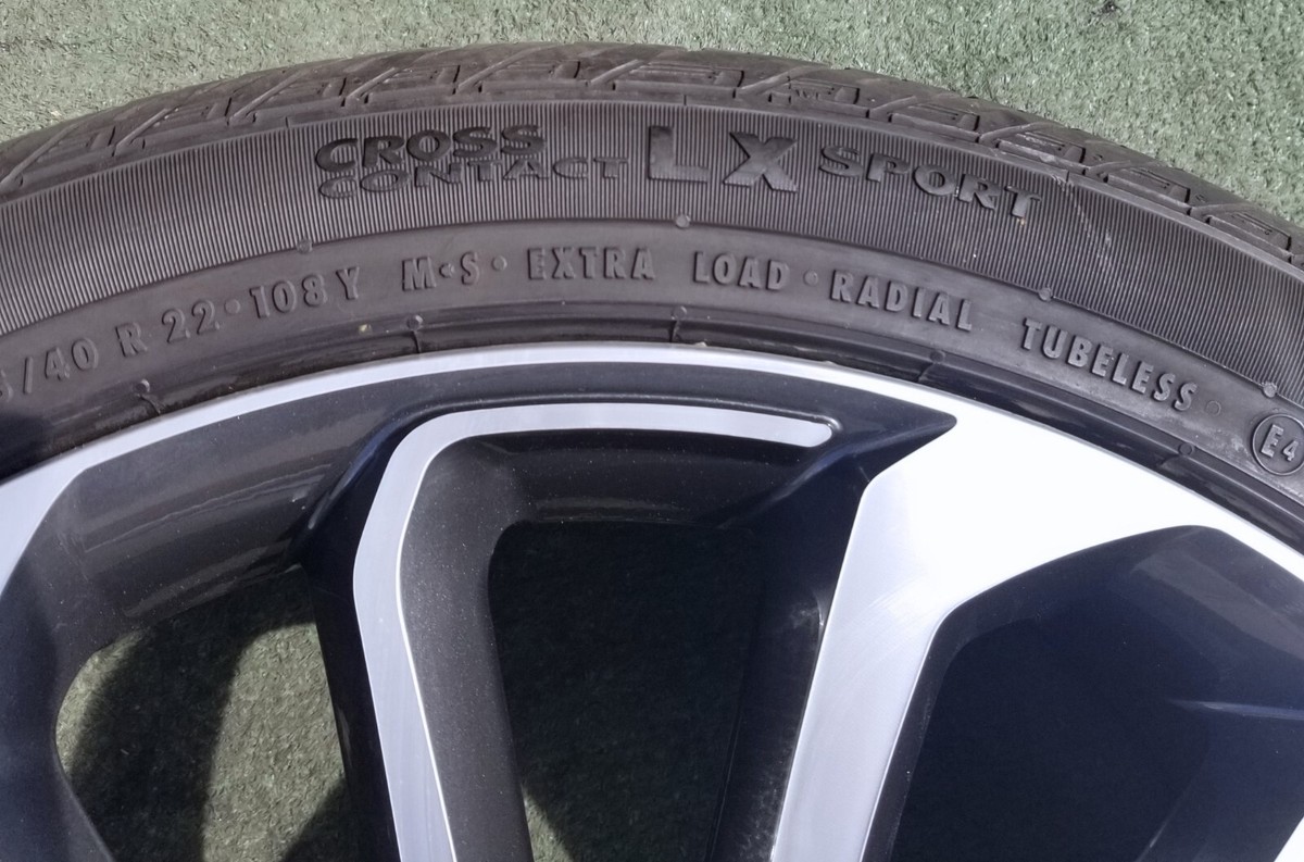 Range Rover Autobiography 22 in Wheel Tire OEM Factory Spec Land