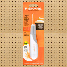 Fiskars Heavy-Duty Easy Change Detail Knife: 2 blade / 1 knife White  blade