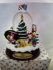 DISNEY CELEBRATE THE SEASON HOLIDAY CHRISTMAS SNOWGLOBE MICKEY MOUSE