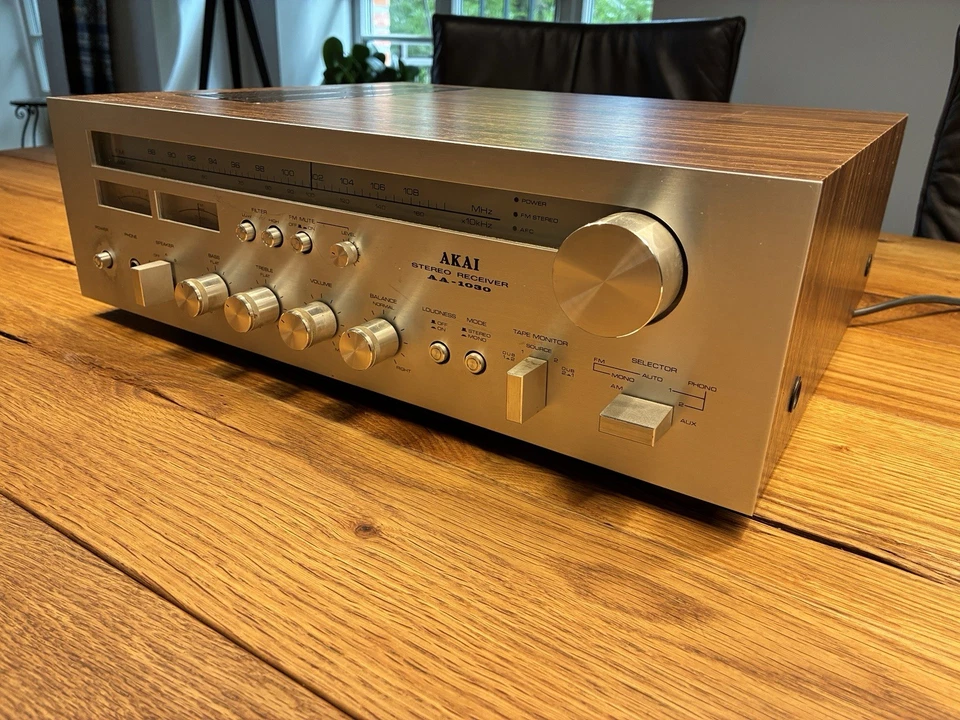 Liebhaberstück Akai AA-1030 Stero Receiver, sehr guter Zustand, gebraucht - Bild 2 von 4