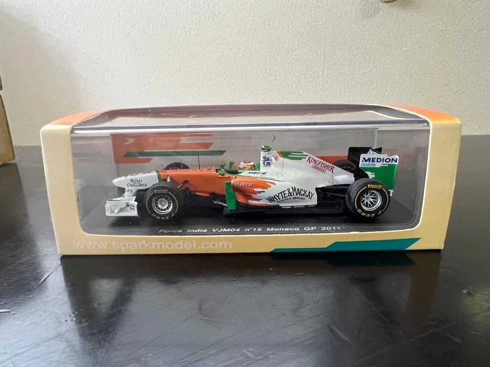 Modello Force India VJM04 2011 Monaco GP 1/43 firmato da Paul di Resta - Immagine 3 di 4