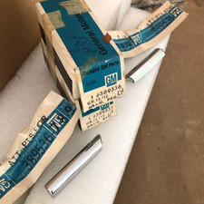 Nos 1965 Olds Jetstar 2 Door-set-door Rear Beltline Molding Trim-389536 389537 Nos 1965 Olds Jetstar 2 Door-set-door Rear Beltline Molding Trim-389536 389537