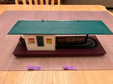 Lionel Train NICE VINTAGE 356 Operating Automatic Freight Station WORKS LOT H