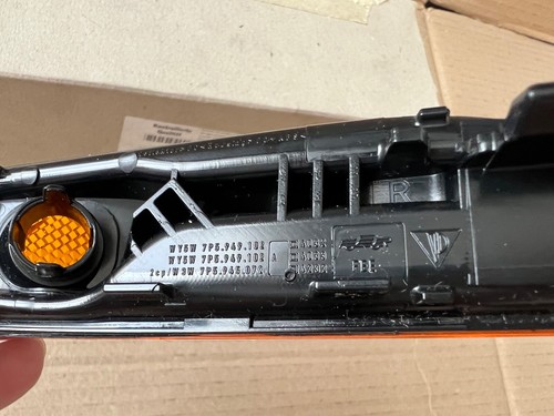 PORSCHE CAYENNE 92A FRONT RIGHT INDICATOR SIDE MARKER LENS 95863107200 7P5945072 - Picture 6 of 7