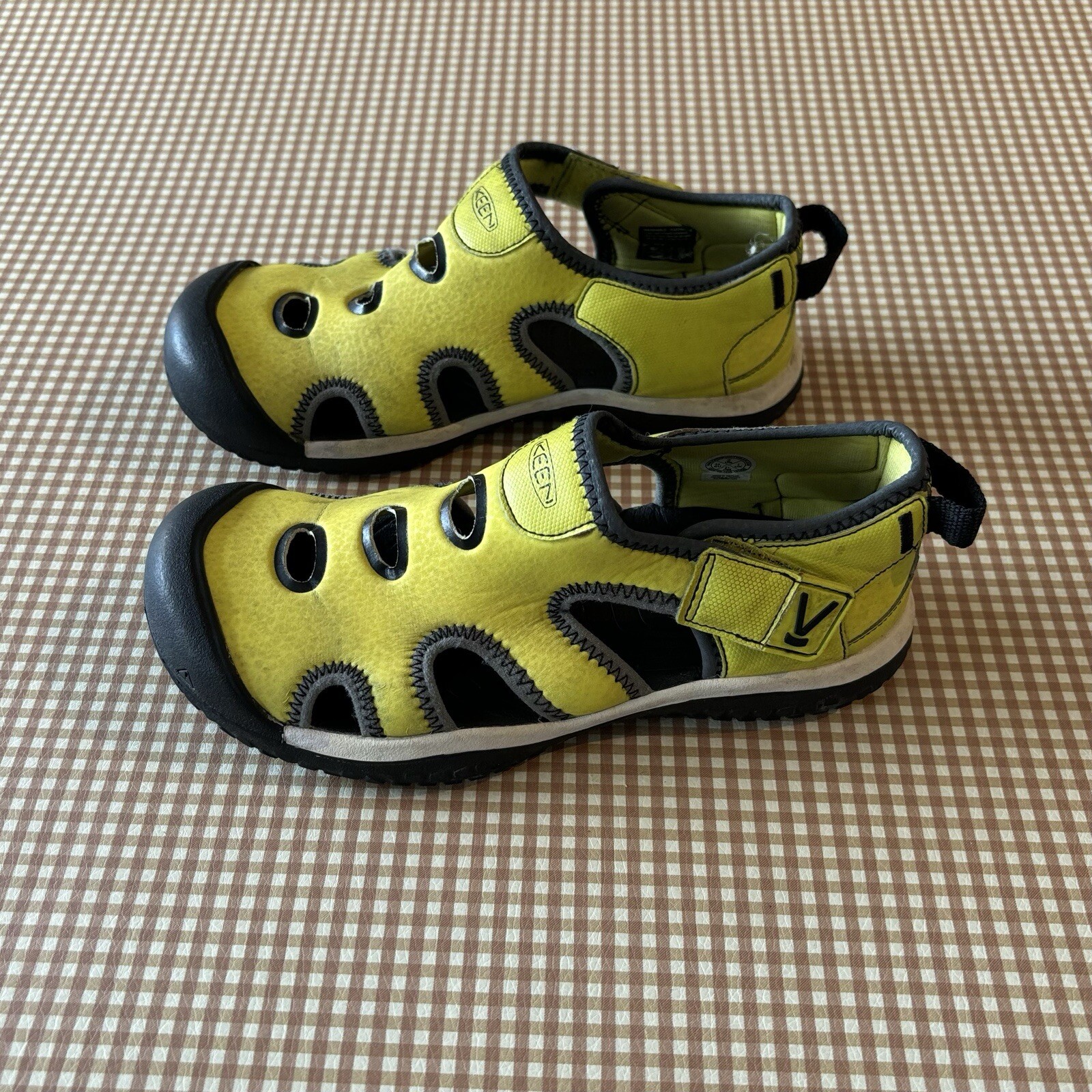 Scarpe sandali acqua KEEN STINGRAY multicolore grandi bambini nuovi taglia 2. FIERA. Leggi*
