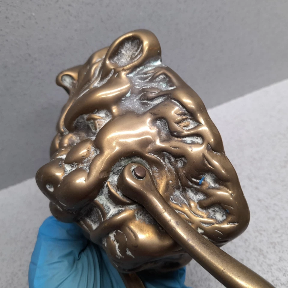 Llamador de puerta grande vintage antiguo de latón macizo con cabeza de león Foto 4 de 4