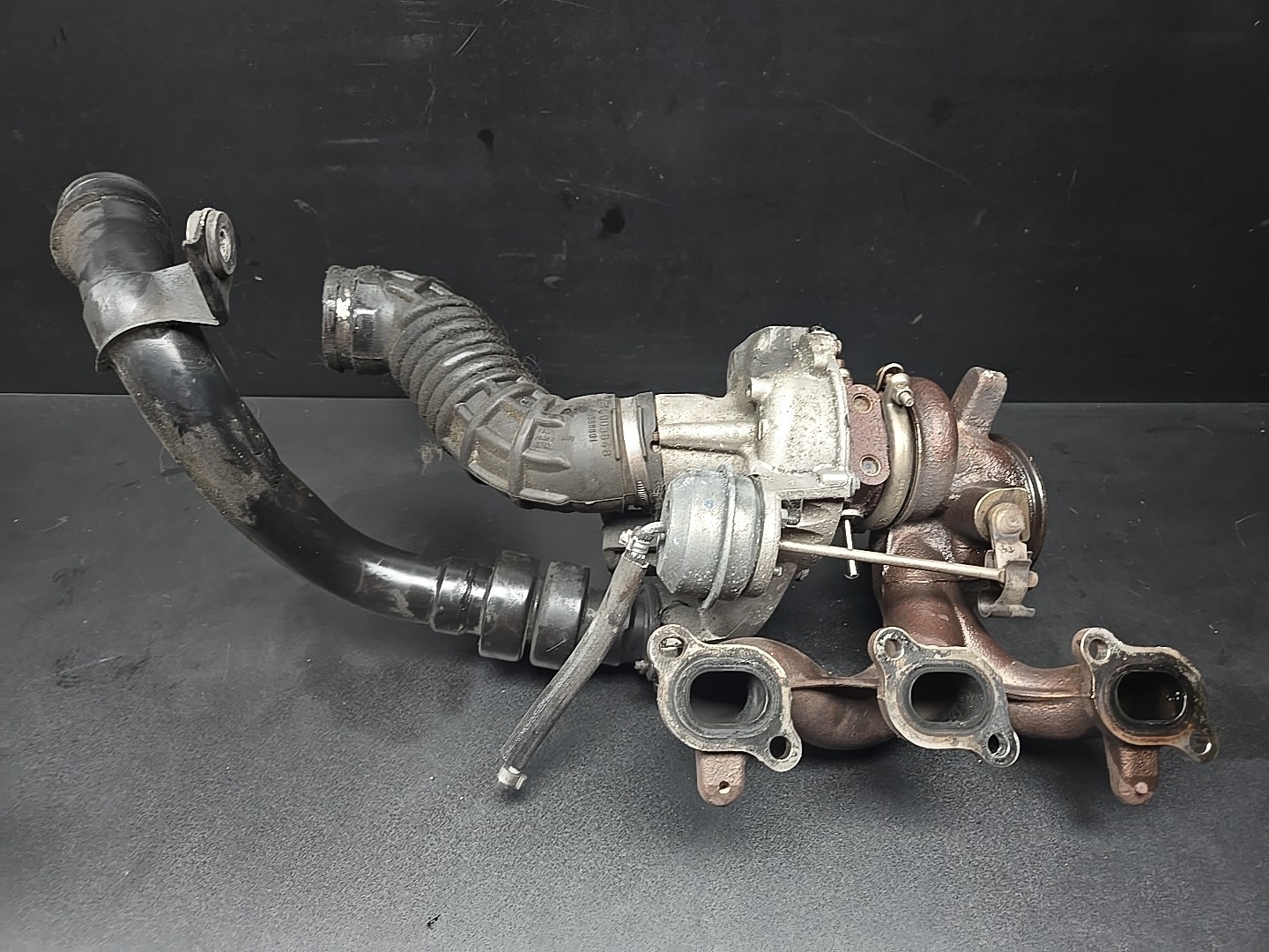 14-24 Maserati Quattroporte Levante Left Turbocharger Turbo Charger Manifold OEM