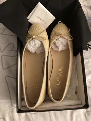 sapatilha bicolor chanel