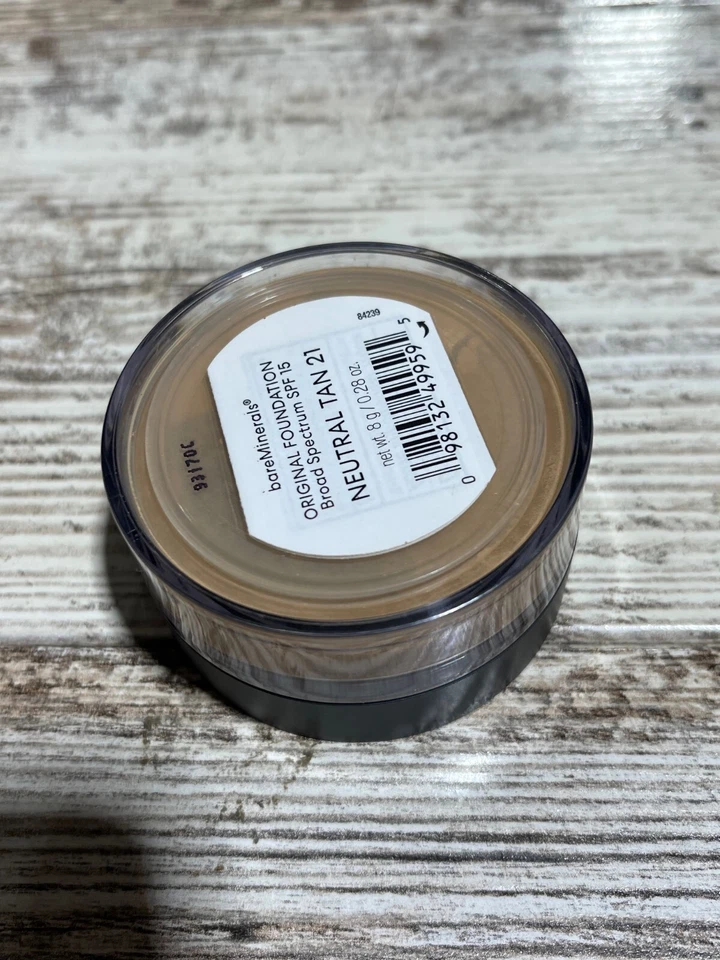 bareMinerals Original Foundation 21 Neutral Tan  0.28oz/8g Broad Spectrum SPF15 - Image 2 of 3