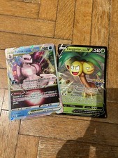 due carte pokemon grandi e colorate. in perfette condizioni