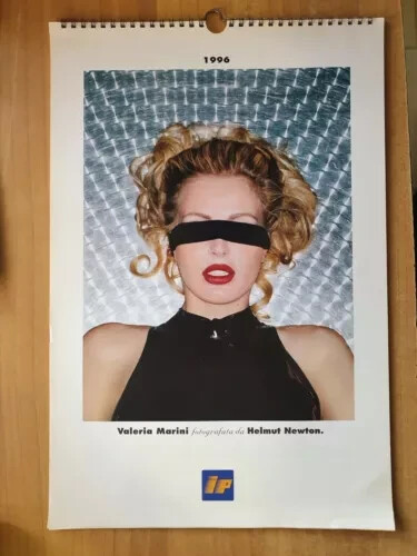 CALENDARIO IP 1996 VALERIA MARINI FOTOGRAFATA DA HELMUT NEWTON - Foto 1 di 1