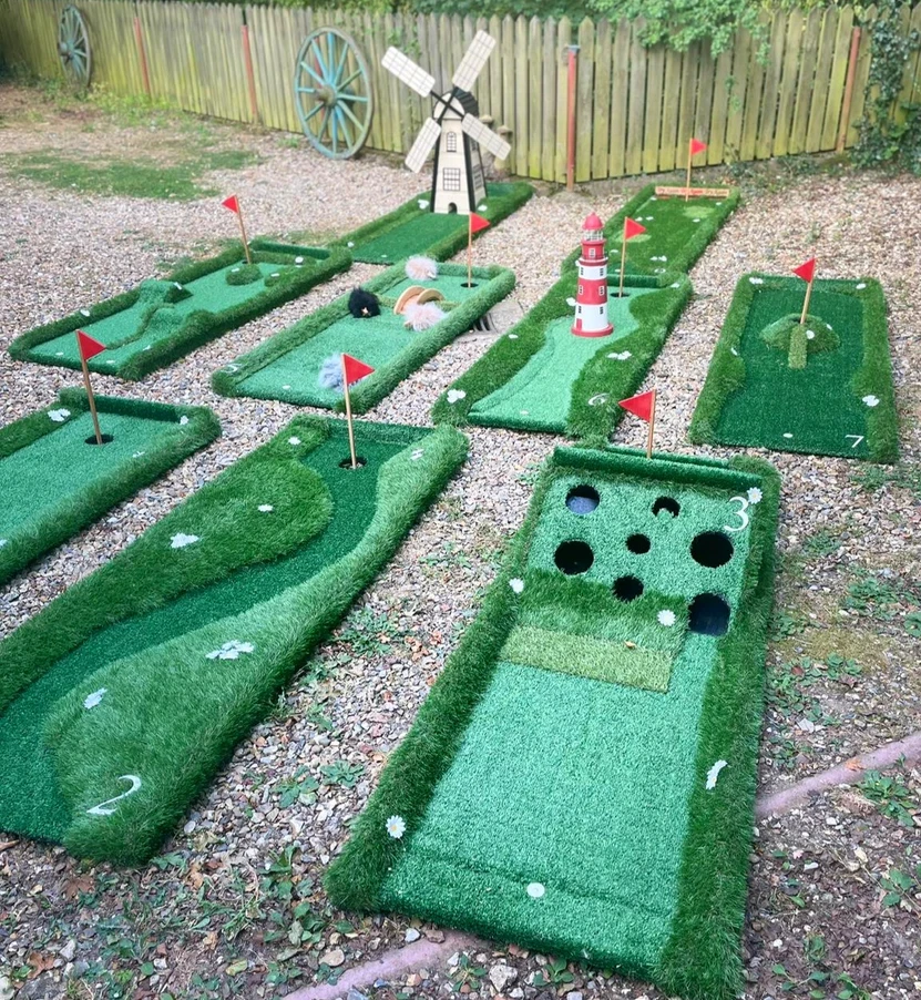 9 Hole Crazy Mini Golf Hire for Weddings, Parties, Events, Christmas - Image 3 of 4
