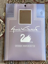 Gloria Vanderbilt Daysheer Reinforced Toe Pantyhose Tan Sz C 