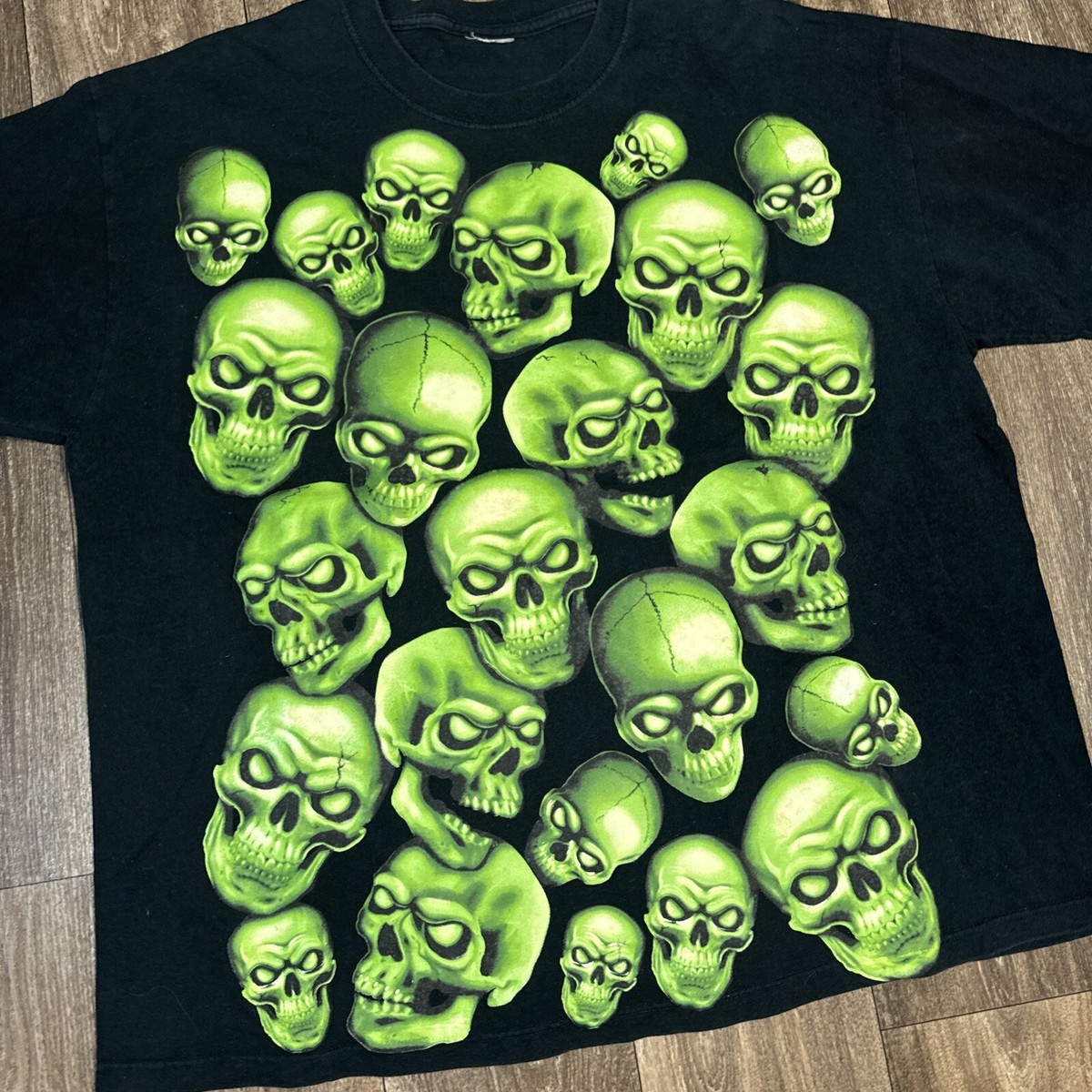 Vintage 90s Green Skull Pile Grunge Goth Travis Scott Black T