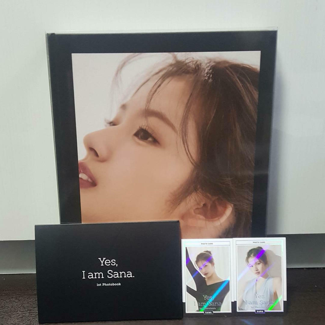 Yes, I am Sana フォトブック 特典付き Twice Sana's photo book Yes, I am Sana White ver. & Black