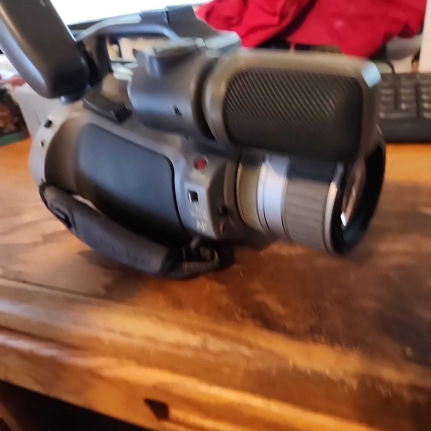 SONY CCDVX3 Handycam PRO 3CCD Hi8 Video Camera Recorder w/ Battery