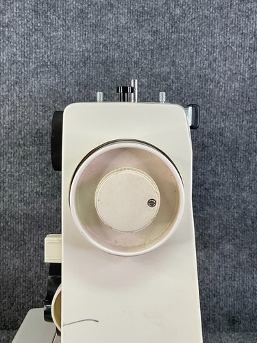 JCPenney 6928 Deluxe Precision Built Zig Zag Sewing Machine 🧵 With Foot Pedal - Picture 4 of 24
