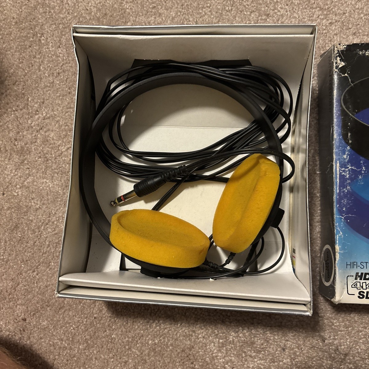 ヘッドホン SENNHEISER HD 414 Sennheiser HD 414 and 424