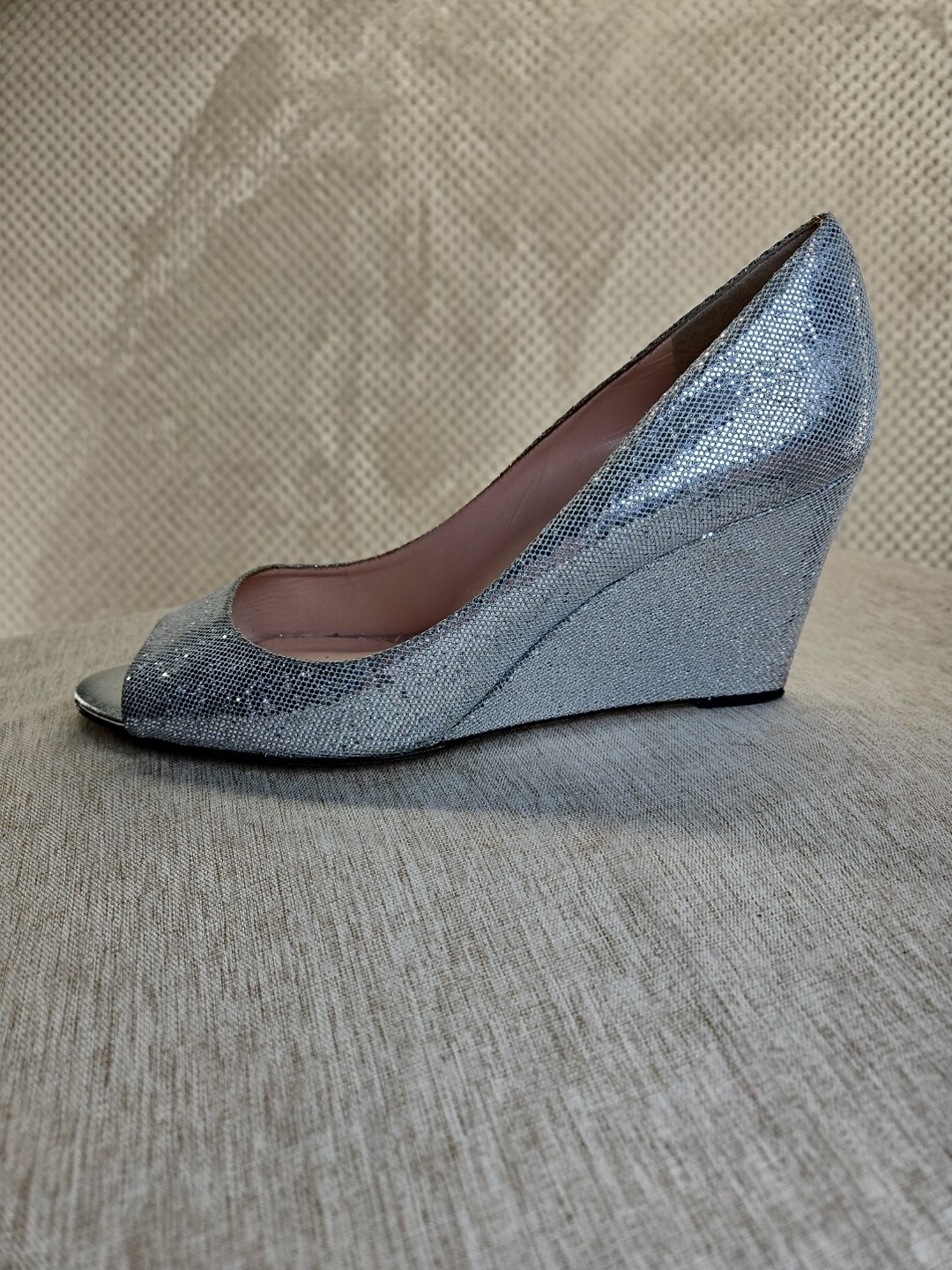 Kate Spade Radiant Silver Sparkle Wedge Peep Toe Sz 11 Party Formal Gently Used