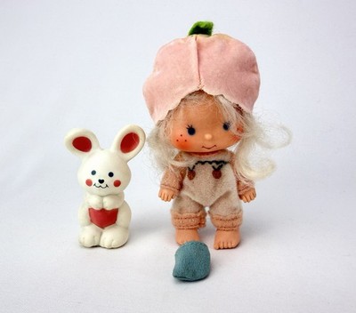 Vintage 1980s Strawberry Shortcake Apricot Doll Hopsalot Pet
