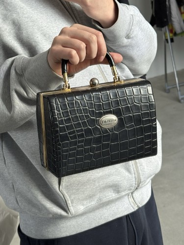 Rare sac à main vintage Gianni Versace en cuir noir - Années 80 - Authentique créateur P - Photo 2/11
