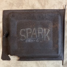 Forno Spark-6 antiche porte fornelli rustico casale decorazione parete Nevada settentrionale ritrovamento