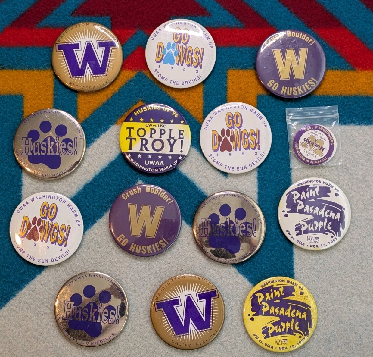 Vintage Washington Huskies Rose Bowl 3-Peat Pin Button 1991-1993 Dawgs POG