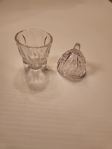 Vintage Clear Glass Footed Egg Cup Lidded Trinket box Or Jewelry holder. - Picture 2 of 5