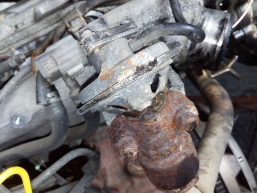 AGR Ventil Abgasrückführungsventil  Mazda 323F DE201724-76