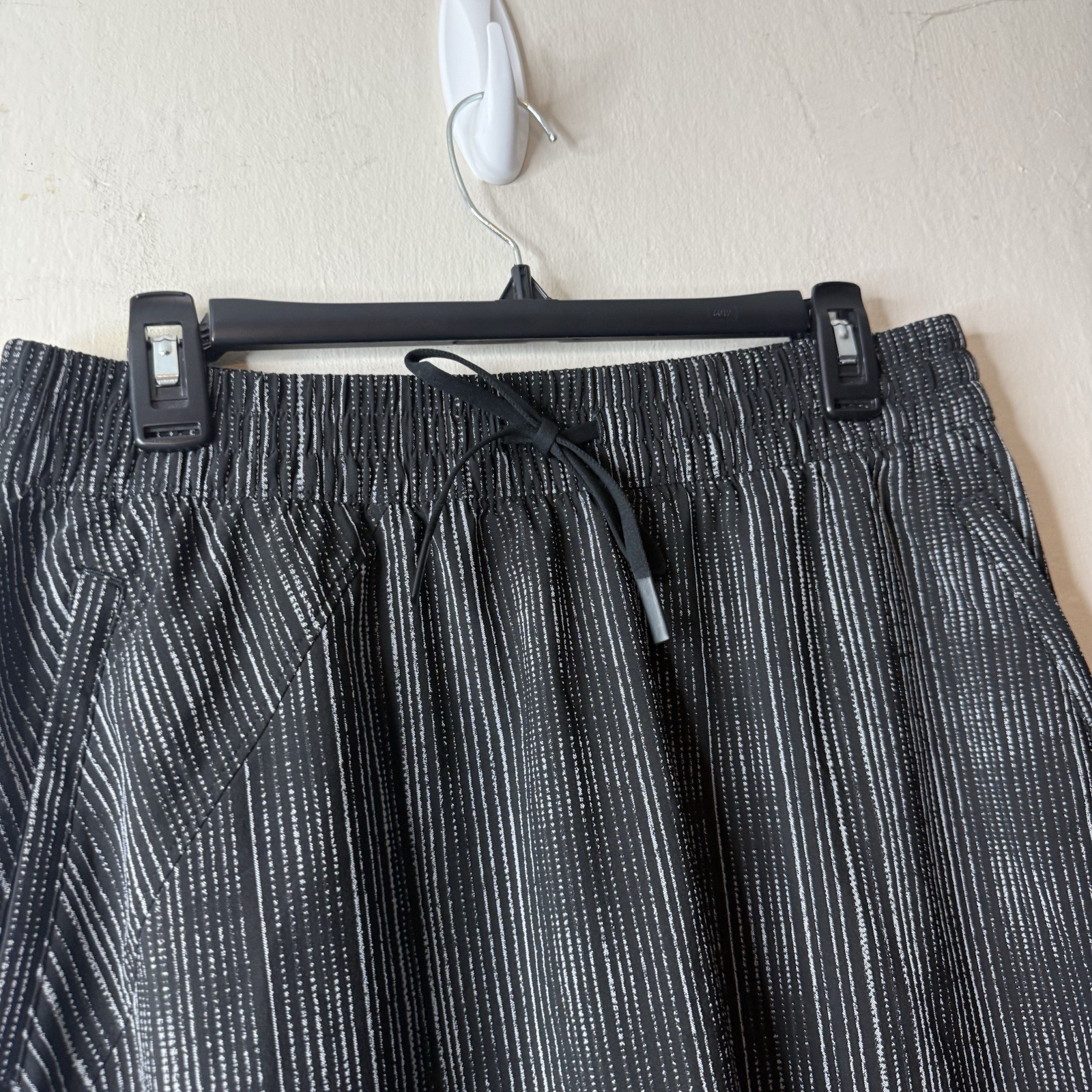 Athleta Black White Arrival Drawstring Pull On Ou… - image 2